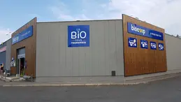 70-biocoop-villefranche-le-monde-allant-vert-magasin-bio-devanture.webp